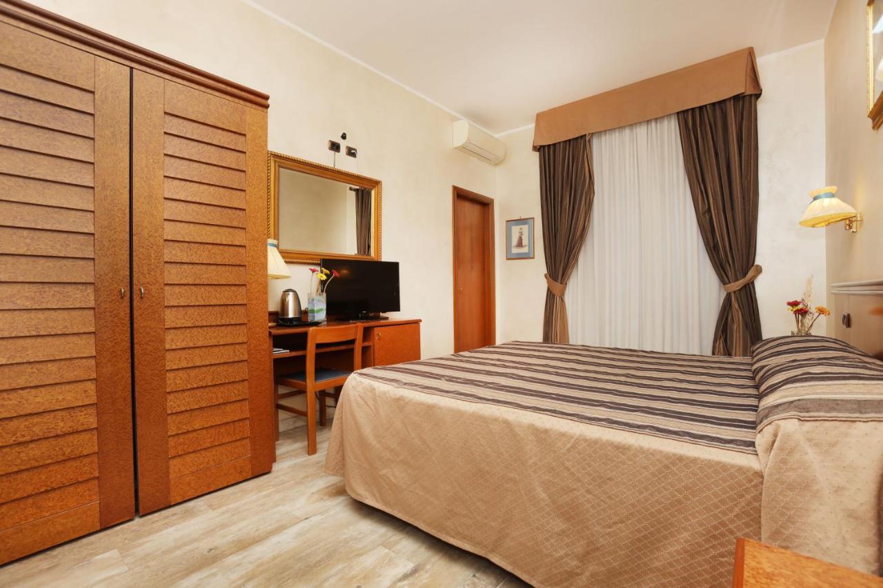Hotel Rimini Esterno foto